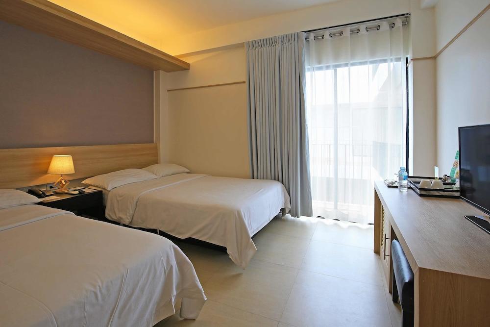 The Tides Boracay Resort 4*