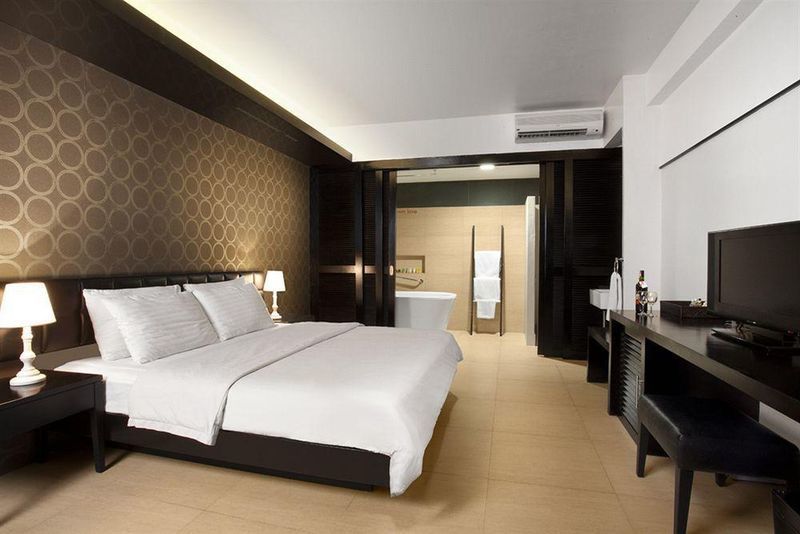 The Tides Boracay 4*